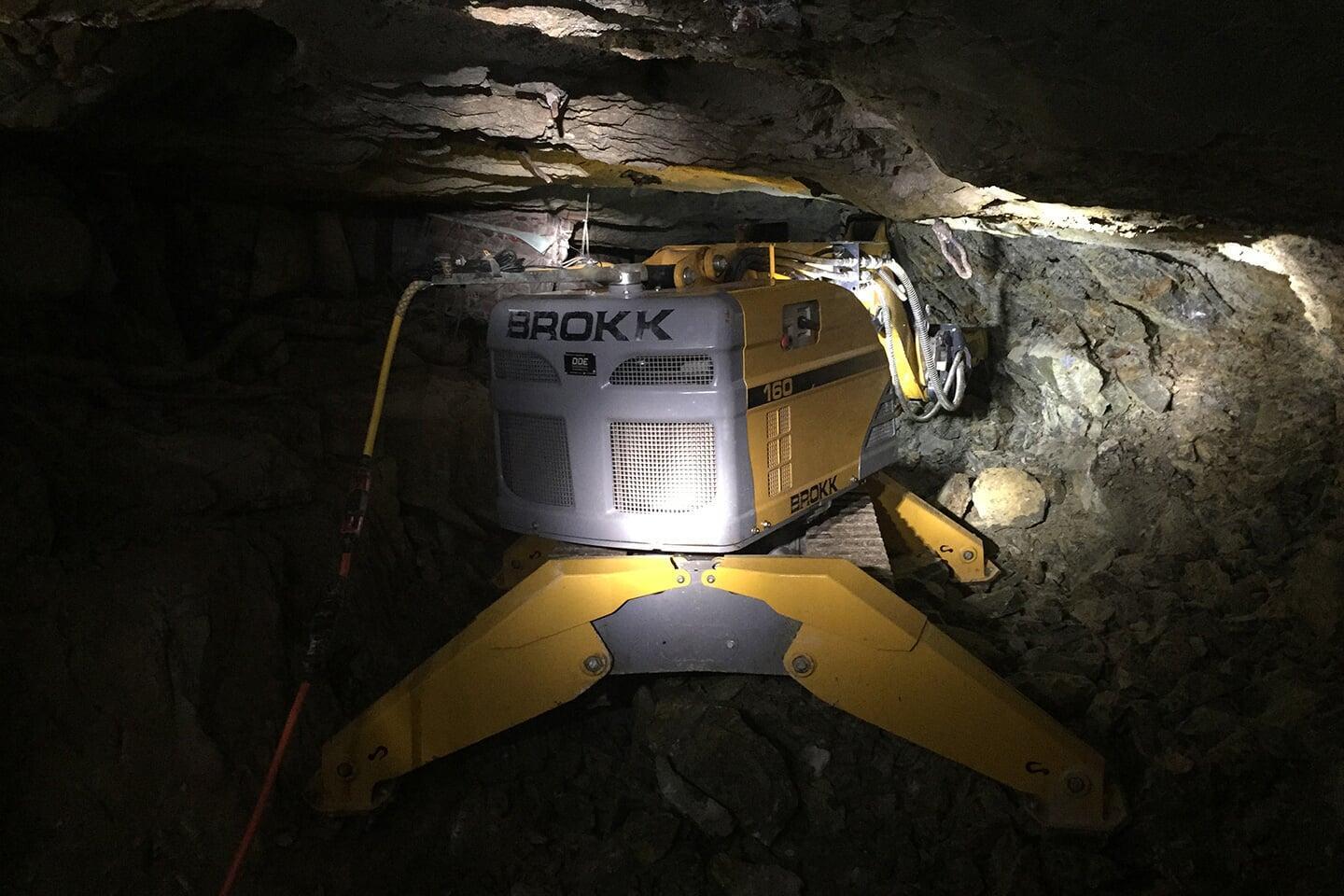 Robot Brokk trabajando en minería subterránea